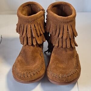 Brand New Toddler Minnetonka Hardsole Moccassin Seude Double Fringe Boots